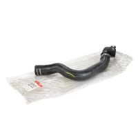 Wąż chłodnicy nad chłodnicą