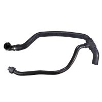 Wąż chłodnicy pod chłodnicą