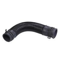 Przewód chłodnicy na dole drugiego przewodu chłodnicy