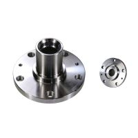 Piasta koła w przednich 16-calowych oponach