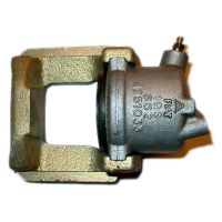 Zacisk hamulca przedni lewy AT