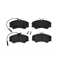 Klocki hamulcowe przednie ze śrubami Brembo