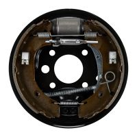 Zestaw hamulcowy wstępnie zmontowany na płytach kotwiących z tyłu po lewej stronie