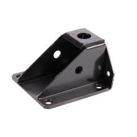 Mocowanie resorów piórowych z przodu po prawej lub lewej stronie