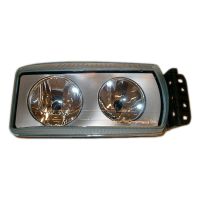 Przedni prawy reflektor