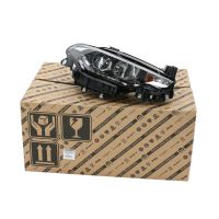 Reflektor przedni prawy oryginał