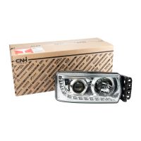 Przedni prawy reflektor