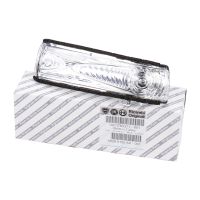 Nasadka wskaźnika po prawej stronie biała w lustrze