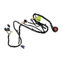 Wiązka przewodów po lewej stronie