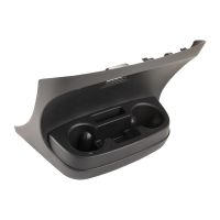 Osłona uchwytu na kubek na środkowej desce rozdzielczej