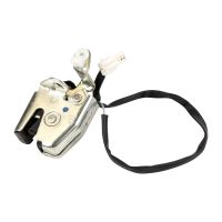 Zamek bagażnika poniżej