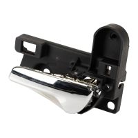 Klamka wewnątrz po lewej stronie