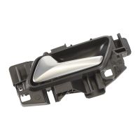 Uchwyt klamki drzwi przednich lewych