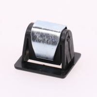 Zaciskowa mata izolacyjna do kaptura