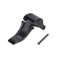 Zamek kaptura na środku