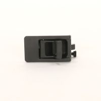 Otwieranie wewnętrznej klamki drzwi