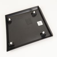 Listwa ozdobna na dole tuż przy drzwiach