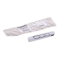 Emblemat 500 po lewej stronie na listwie zabezpieczającej przed uderzeniami