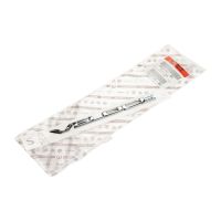 Napis „Veloce” po lewej stronie