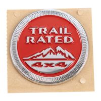 Emblemat z boku „TRAIL RATED”