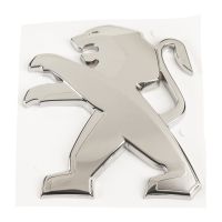 Emblemat na chłodnicę z lwem